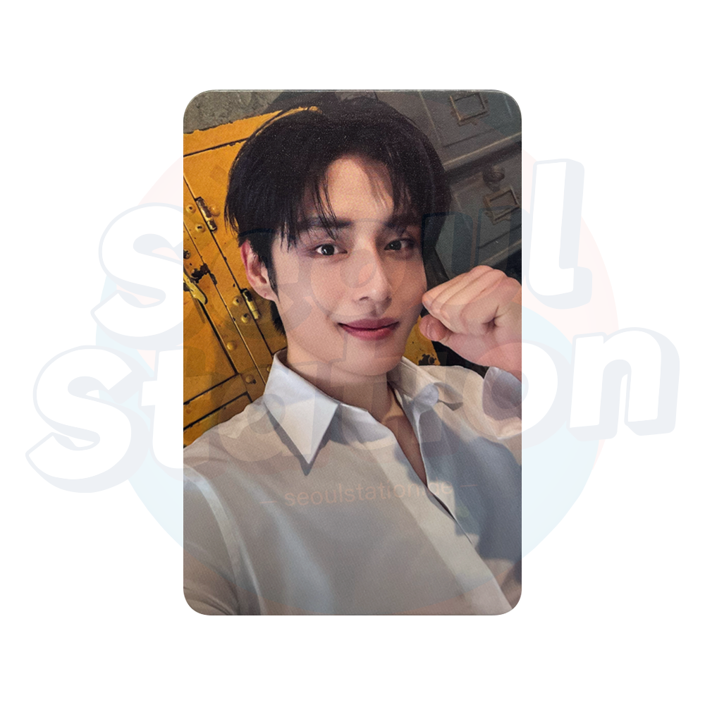 ZEROBASEONE - 2026 Season's Greetings '(0_1) WORLD' - ALADIN Photocard jiwoong