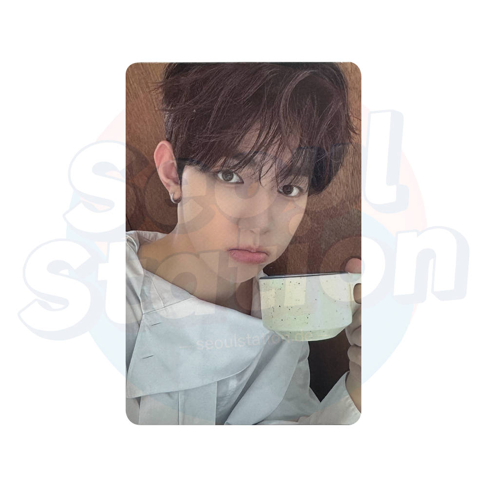 ZEROBASEONE - 2025 Season's Greetings 'OUR Season' - APPLE MUSIC Photo Card zhang hao