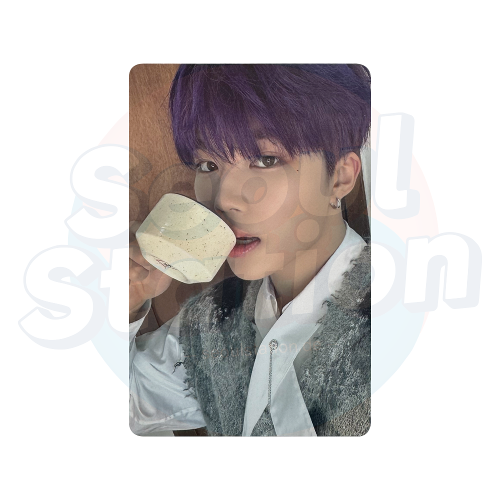 ZEROBASEONE - 2025 Season's Greetings 'OUR Season' - APPLE MUSIC Photo Card gunwook