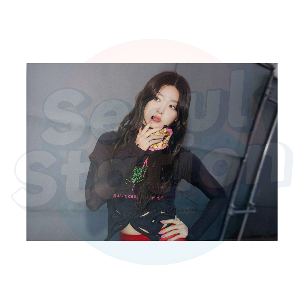 KATSEYE - 2nd EP 'BEAUTIFUL CHAOS' - SOUNDWAVE Lucky Draw Mini-Poster yoonchae