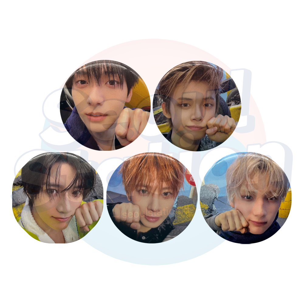TXT - 7TH YEAR: A MOMENT OF STILLNESS WITH YOU IN THE THORNS - WEVERSE POB Badge