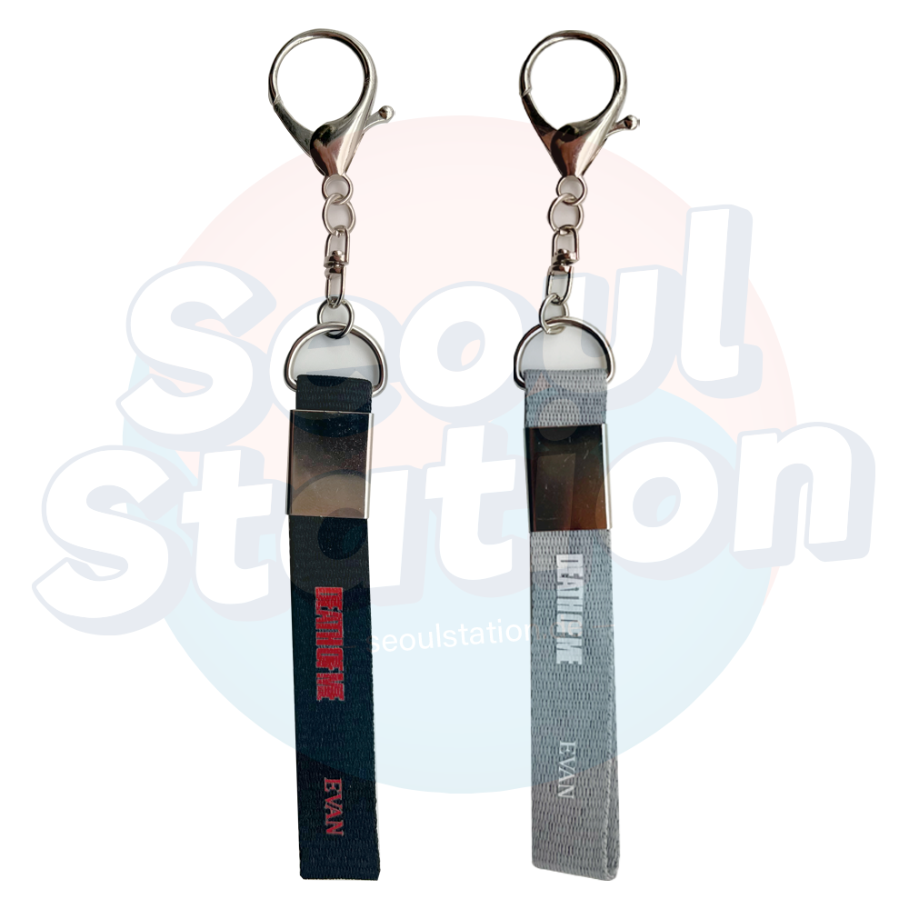 EVAN - 1st Mini Album 'DEATH OF ME' - WEVERSE Keychain