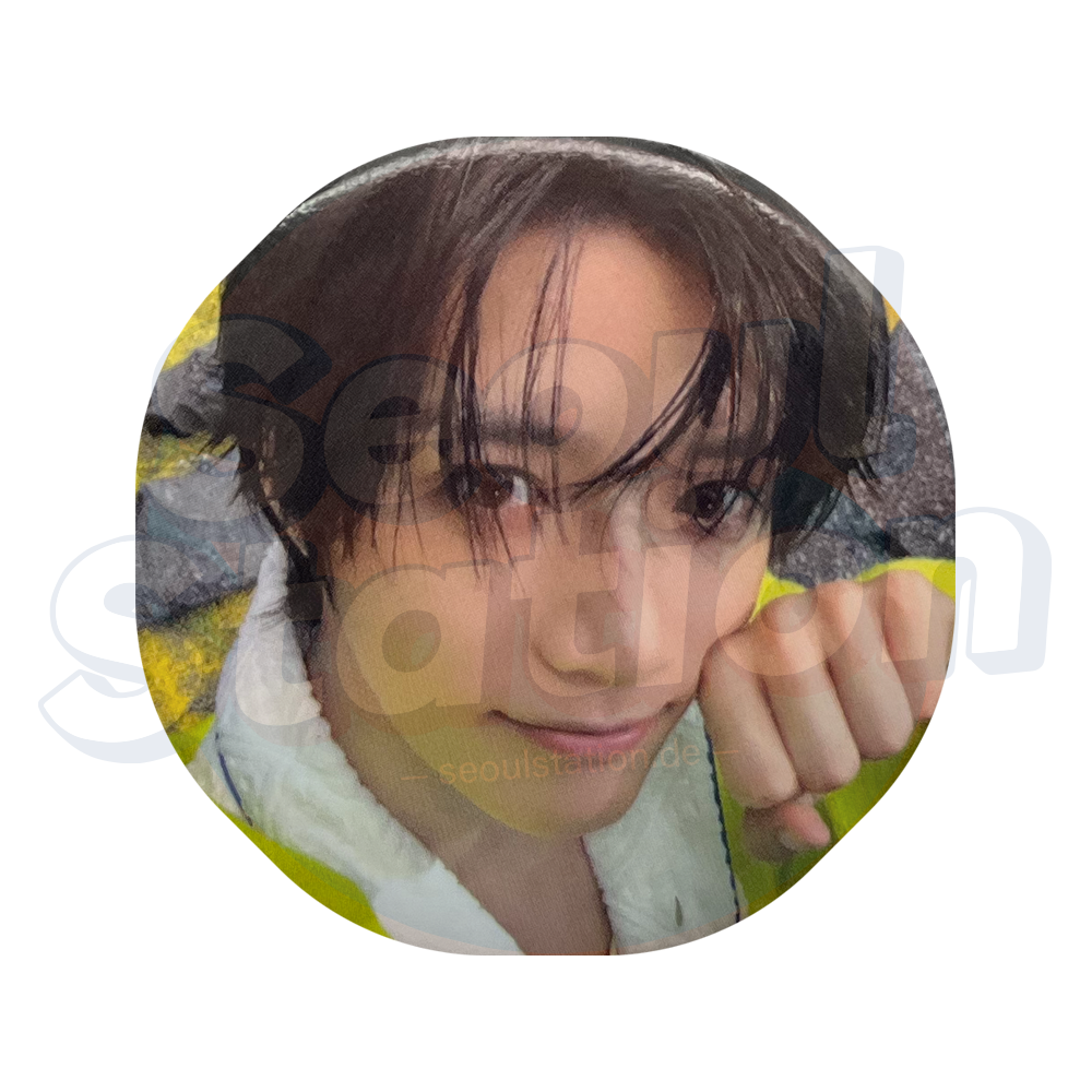TXT - 7TH YEAR: A MOMENT OF STILLNESS WITH YOU IN THE THORNS - WEVERSE POB Badge - BEOMGYU