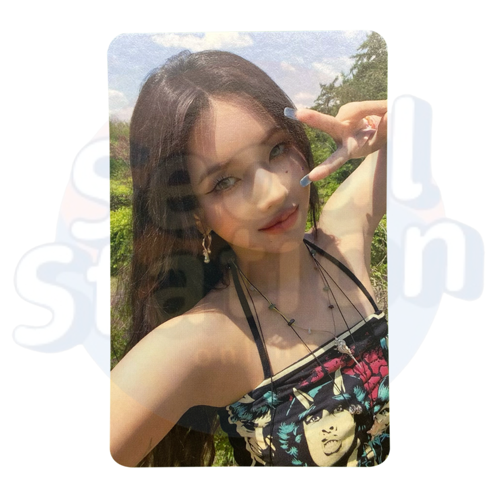 (G)I-DLE - WORLD TOUR: I AM FREETY - Photo Card Soyeon 1