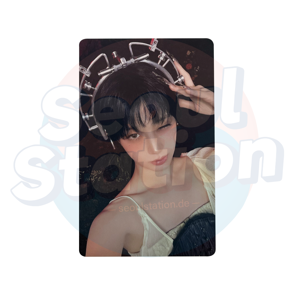 LE SSERAFIM - 2nd Studio Album pt.1 'PUREFLOW' - WEVERSE POB Ver. A Photocard