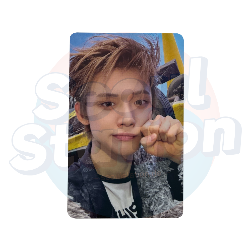 TXT - 7TH YEAR: A MOMENT OF STILLNESS WITH YOU IN THE THORNS - WEVERSE Photobook Set Ver. Photocard - YEONJUN
