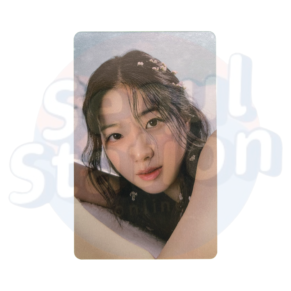 LE SSERAFIM - ANTIFRAGILE - WEVERSE Photo Card (White back) - Snow Ver. kazuha