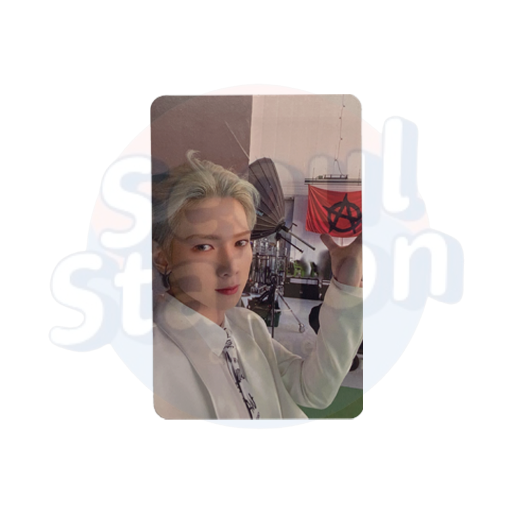 ATEEZ - 8th Mini Album 'THE WORLD EP.1: MOVEMENT' - SYNNARA ATEEZ - 8th Mini Album 'THE WORLD EP.1: MOVEMENT' - SYNNARA