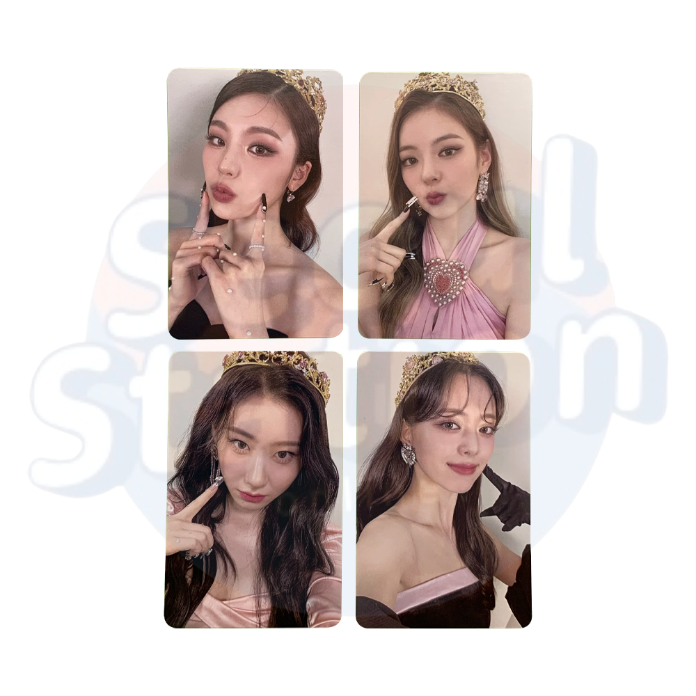 ITZY - CHECKMATE - Photo Card - Princess Ver. (black back)