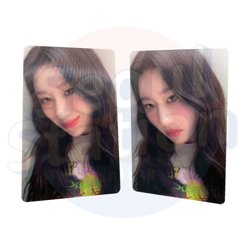 ITZY - CHESHIRE - Limited Edition Lenticular Photo Card chaeryeong