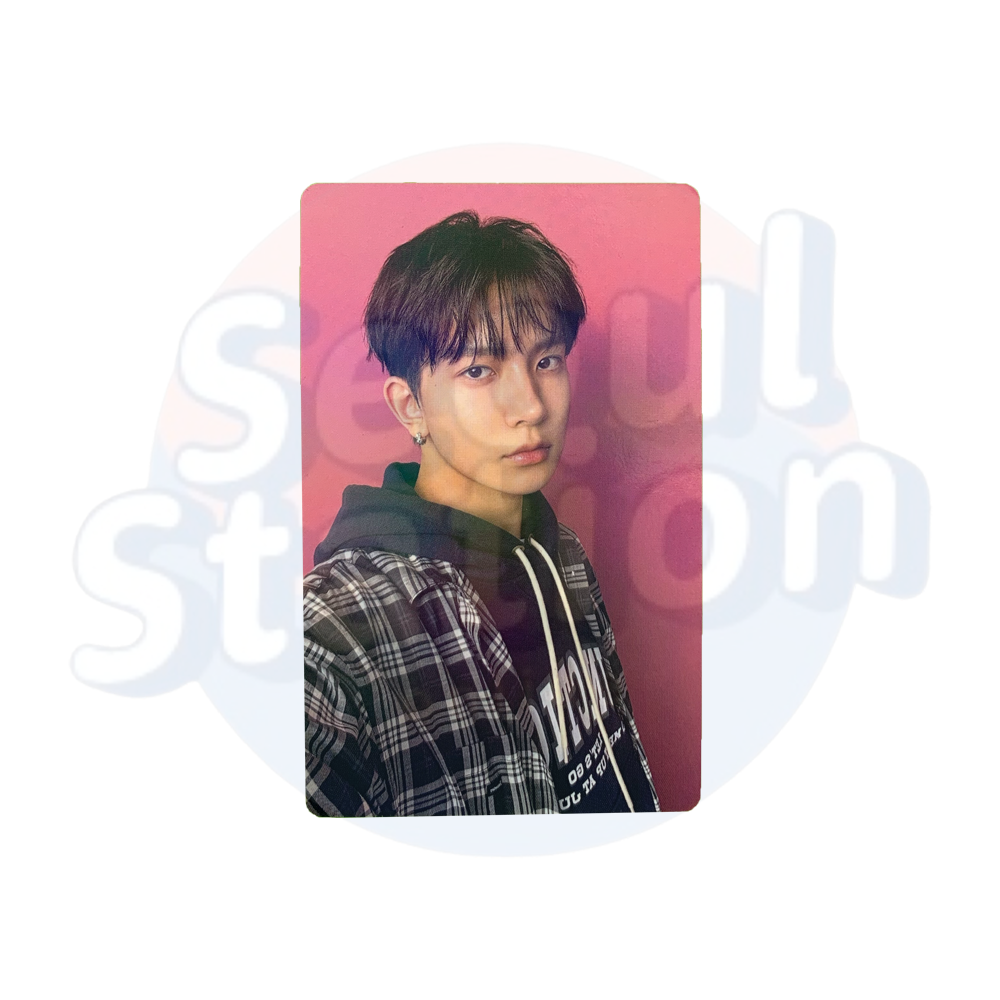 ENHYPEN - MANIFESTO : DAY 1 - WEVERSE Holo Photo Card with Random Transparent Glitter Card Holder Heeseung