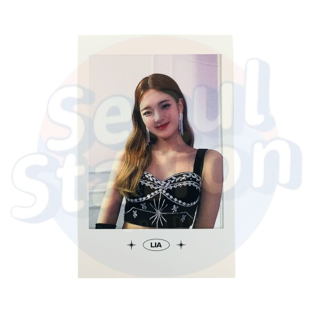 ITZY - CHECKMATE - Polaroid Photo Card Lia smiling