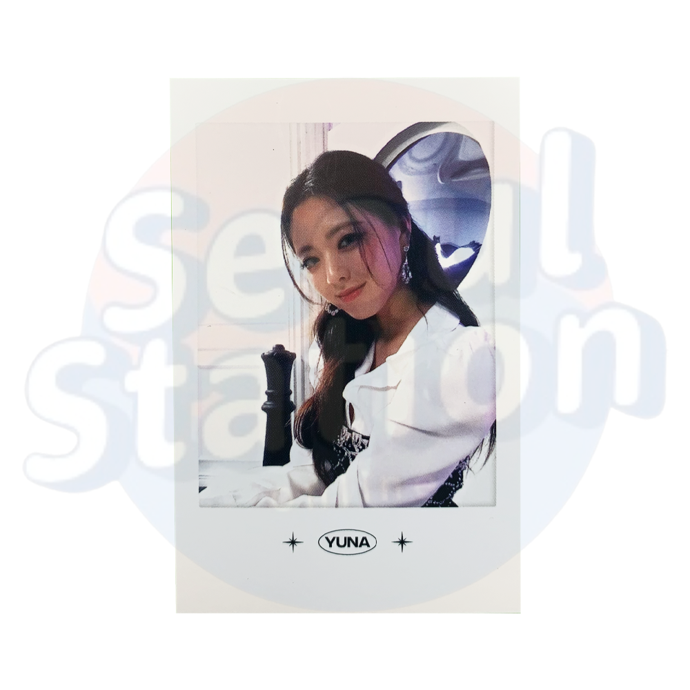 ITZY - CHECKMATE - Polaroid Photo Card yuna