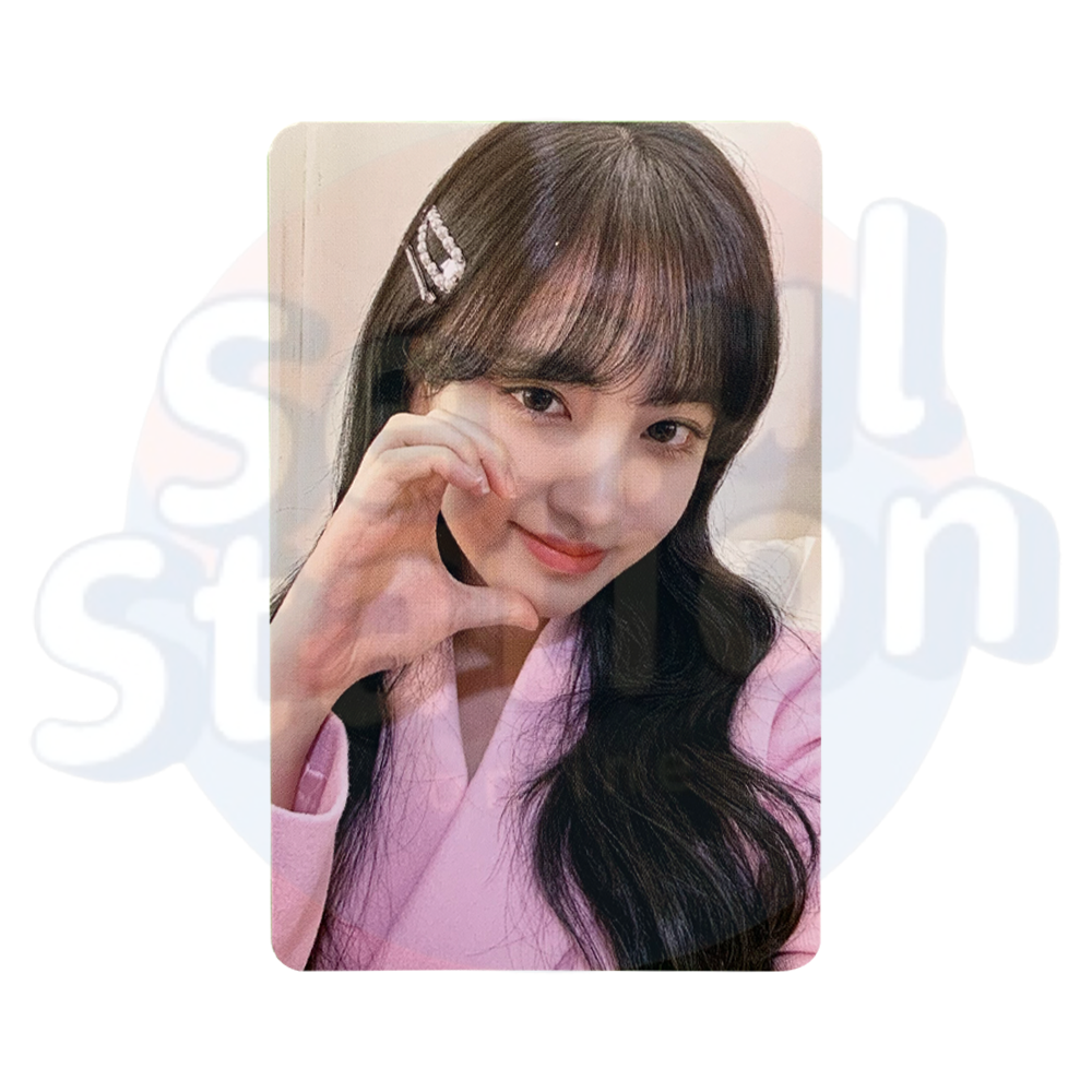 IVE - The Prom Queens (The First Fan Concert) - Official Trading Photo Card - SET 2 (Cheek Heart Pink) liz