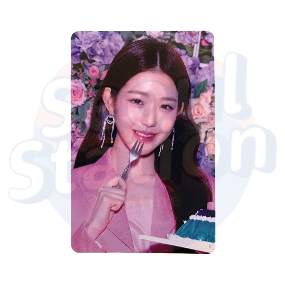 IVE - The Prom Queens (The First Fan Concert) - Official Trading Photo Card - SET 3 (With Food) wonyoung