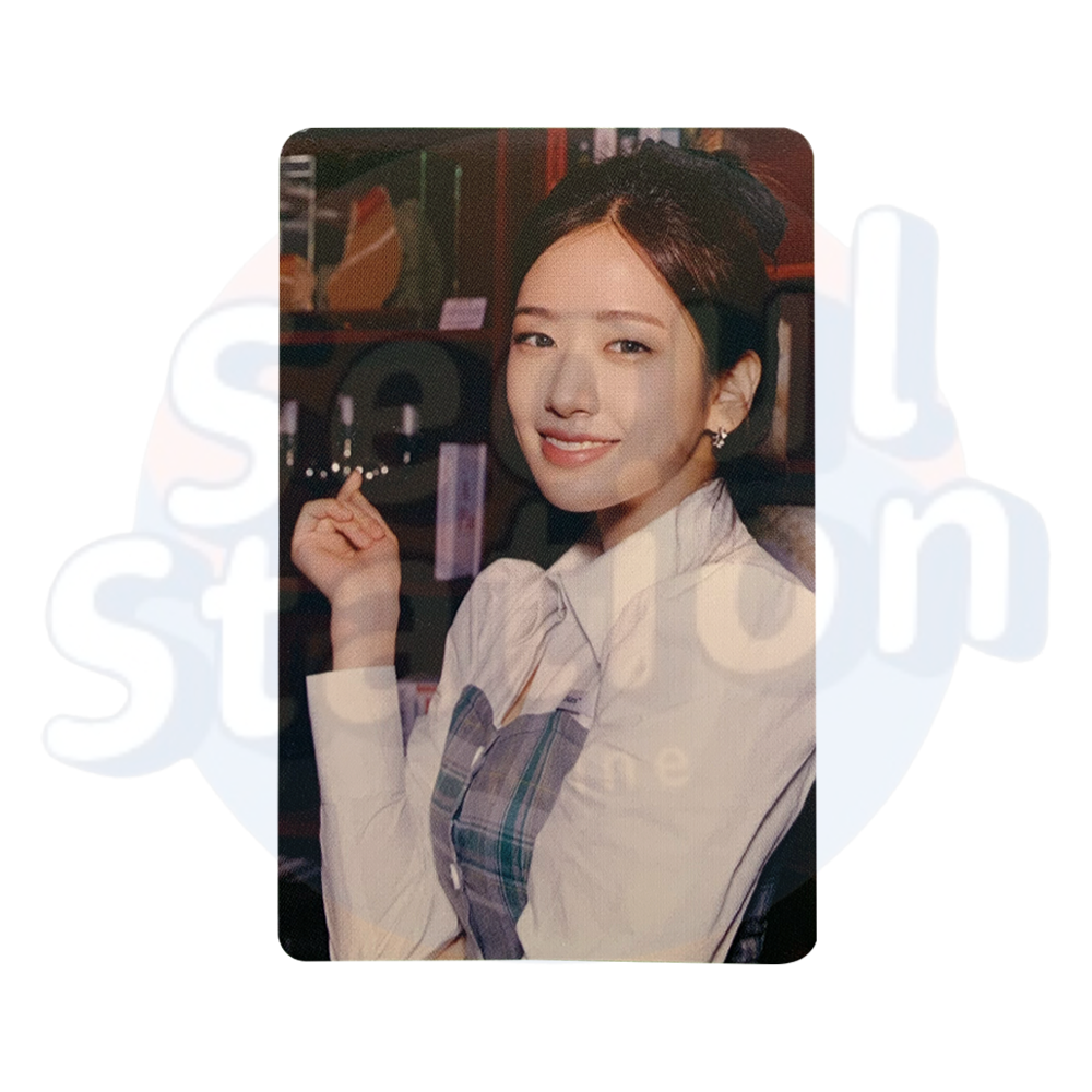 IVE - The Prom Queens (The First Fan Concert) - Official Trading Photo Card - SET 5 (With Books) yujin