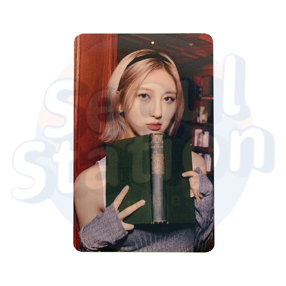 IVE - The Prom Queens (The First Fan Concert) - Official Trading Photo Card - SET 5 (With Books) gaeul