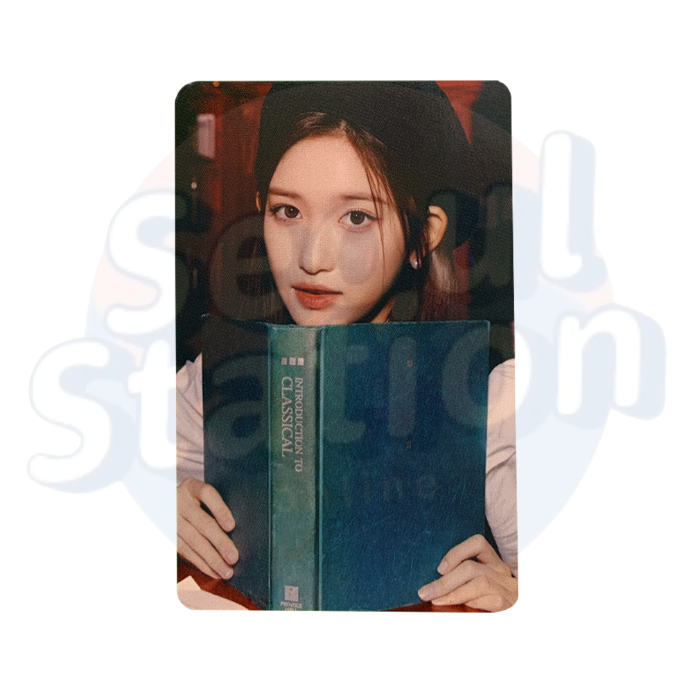 IVE - The Prom Queens (The First Fan Concert) - Official Trading Photo Card - SET 5 (With Books) leeseo