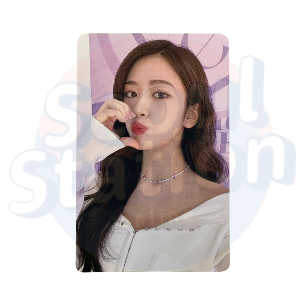 IVE - The Prom Queens (The First Fan Concert) - Official Trading Photo Card - SET 2 (Cheek Heart Pink) yujin