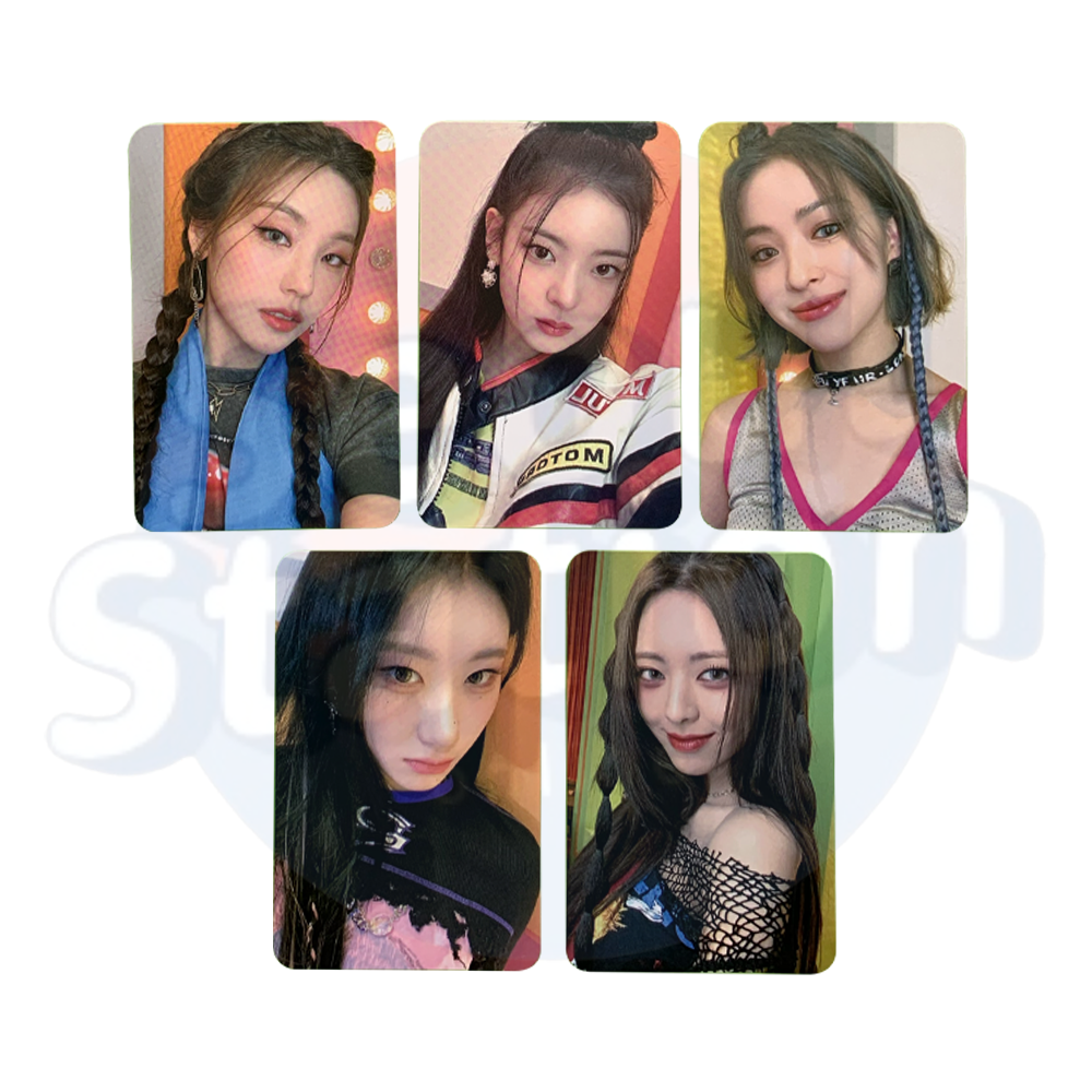 ITZY - CHESHIRE - Limited Edition Photo Card