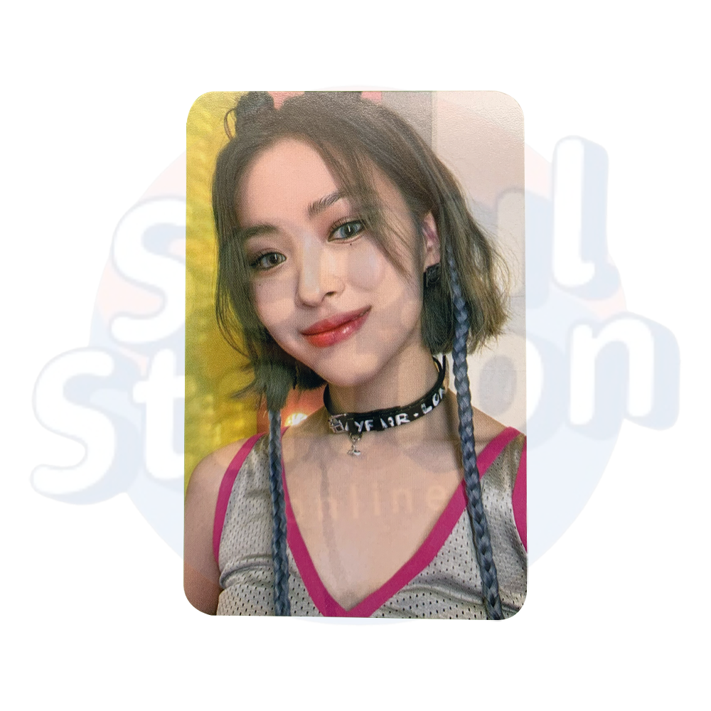 ITZY - CHESHIRE - Limited Edition Photo Card Ryujin