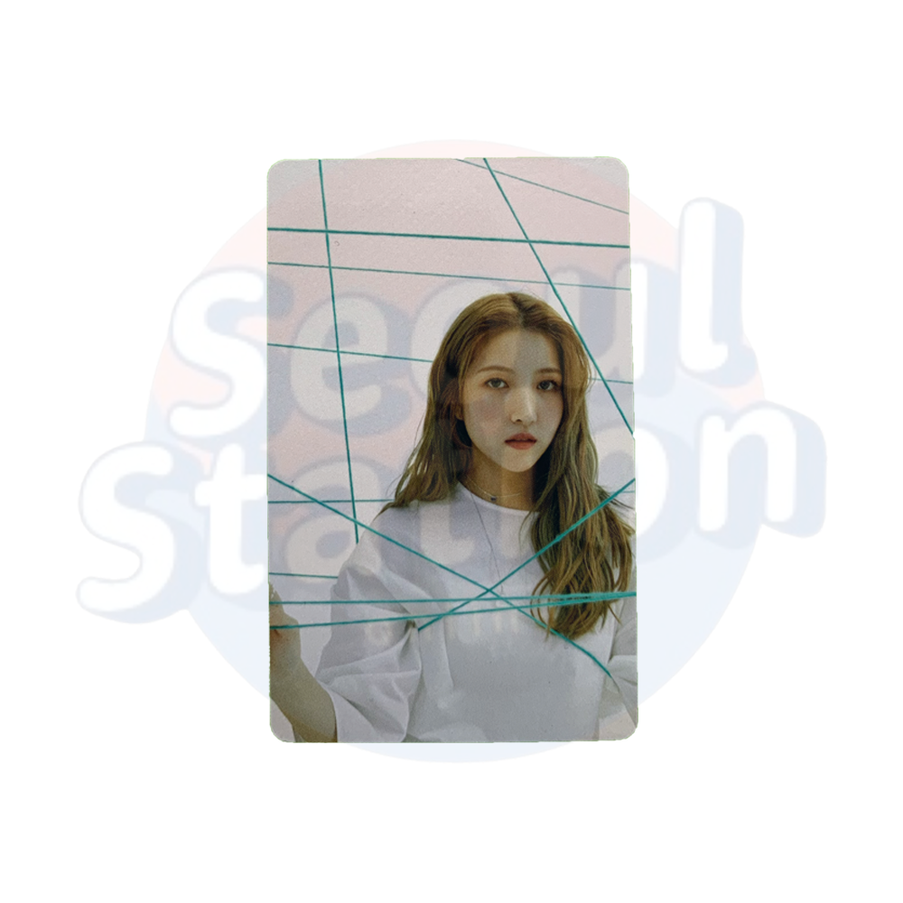 GFRIEND - LABYRINTH - Synnara Photo Card - Twisted Ver. Sowon