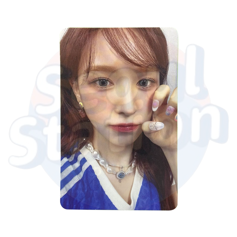 RED VELVET - The ReVe Festival 2022: BIRTHDAY - Selfie Trading Card Wendy showing nails