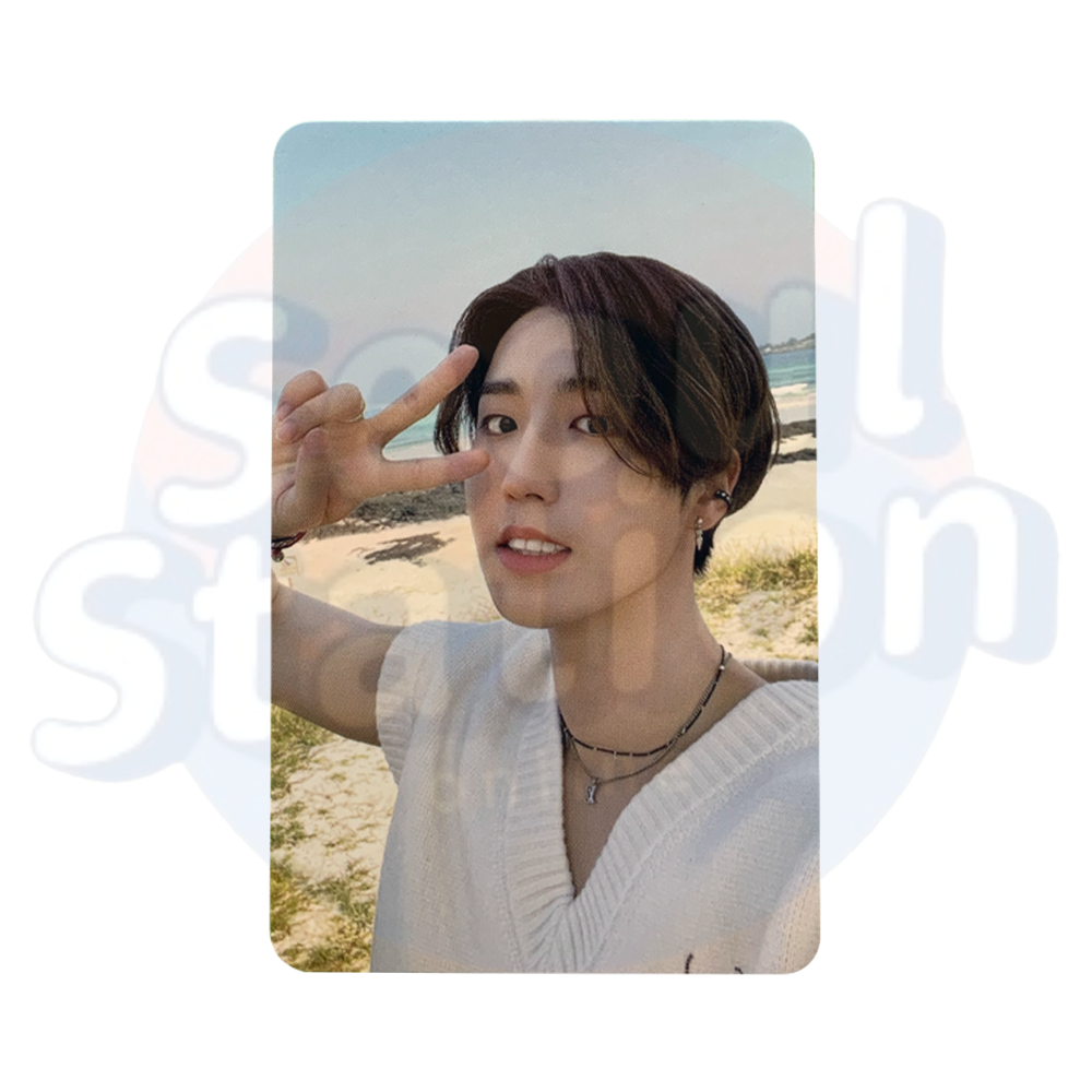 Stray Kids - The Second Photobook: STAY IN STAY in Jeju - JYP Shop Photo Card Han peace sign