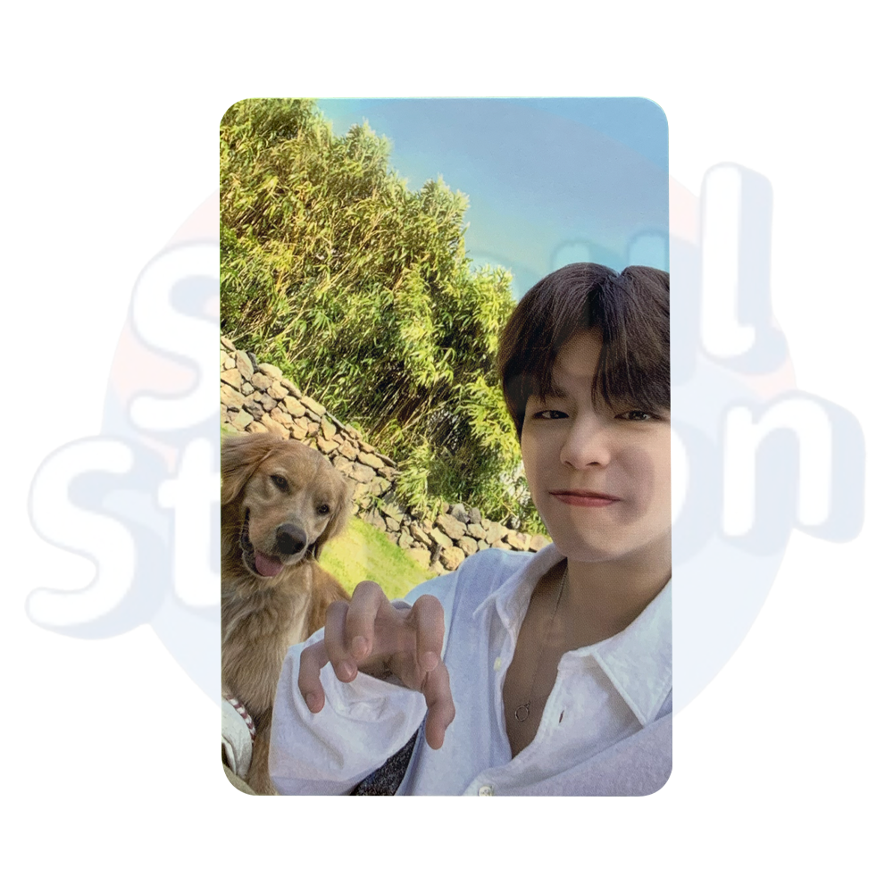 Stray Kids - The Second Photobook: STAY IN STAY in Jeju - JYP Shop Photo Card seungmin with dog