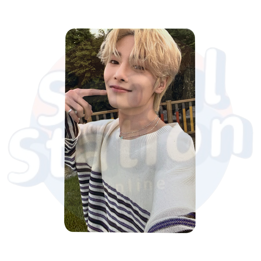 Stray Kids - The Second Photobook: STAY IN STAY in Jeju - JYP Shop Photo Card i.n poking cheek