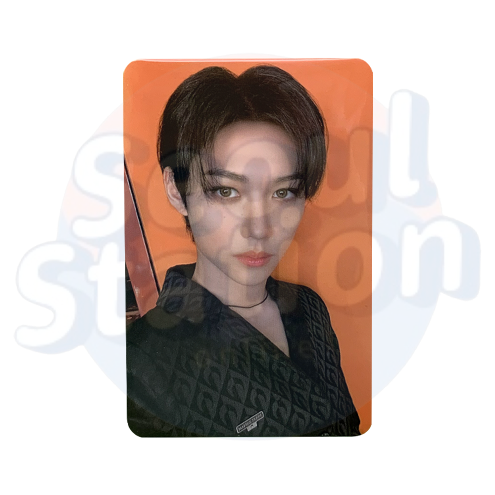 Stray Kids - The Second Photobook: STAY IN STAY in Jeju - JYP Shop Photo Card Felix (orange background)