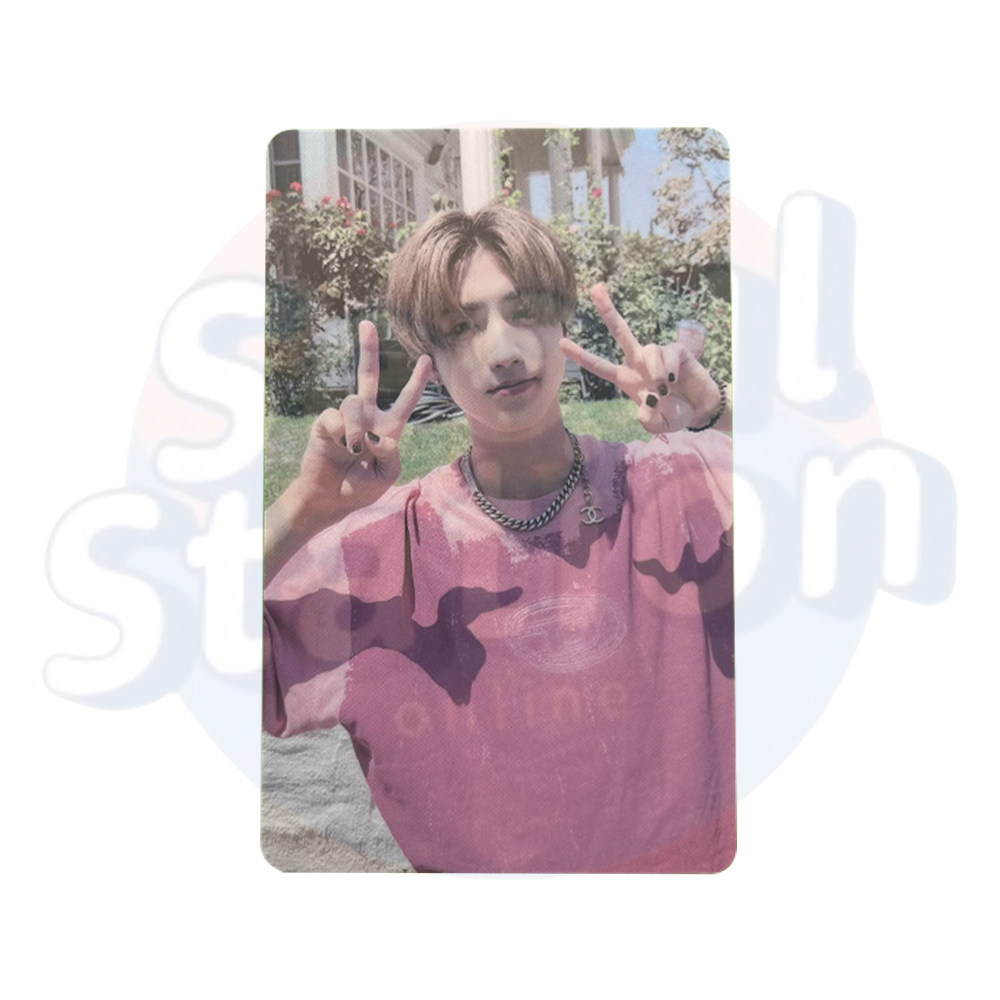 Stray Kids - MAXIDENT - Soundwave 2nd Round Photo Card - PINK CLOTHES Ver. han