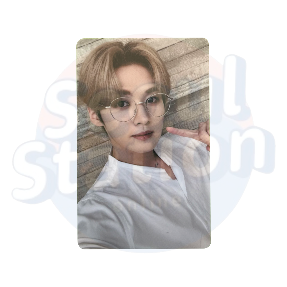 Stray Kids - MAXIDENT - Soundwave 2nd Round Photo Card - GLASSES Ver. lee know