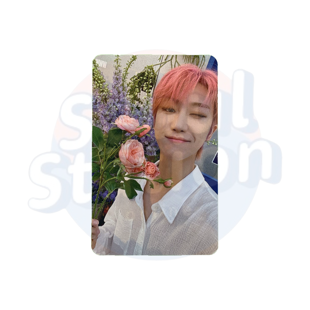 SEVENTEEN - SECTOR 17 - WEVERSE Photo Card (Yellow Back) The8