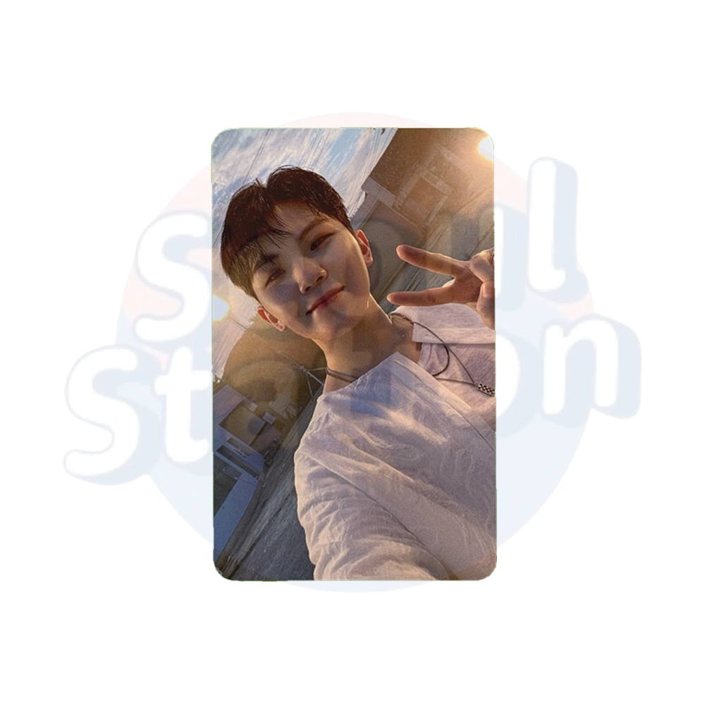 SEVENTEEN - SECTOR 17 - WEVERSE Photo Card (Yellow Back) Woozi