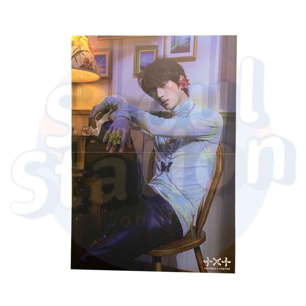 TXT - The Name Chapter : TEMPTATION - Lullaby Ver. Mini Folded Poster beomgyu