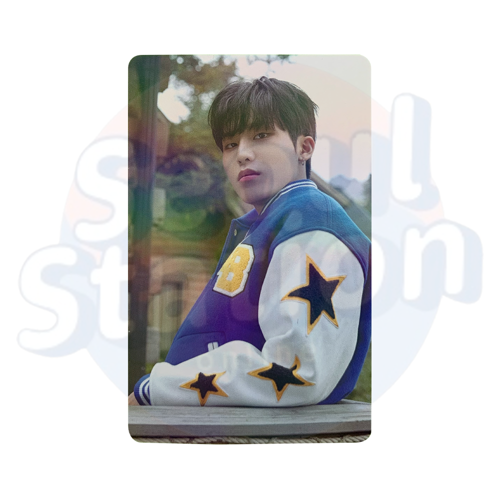 TREASURE - 2022 Welcoming Collection: Winter Camp In Everland  - WEVERSE Holo Photo Card jeongwoo