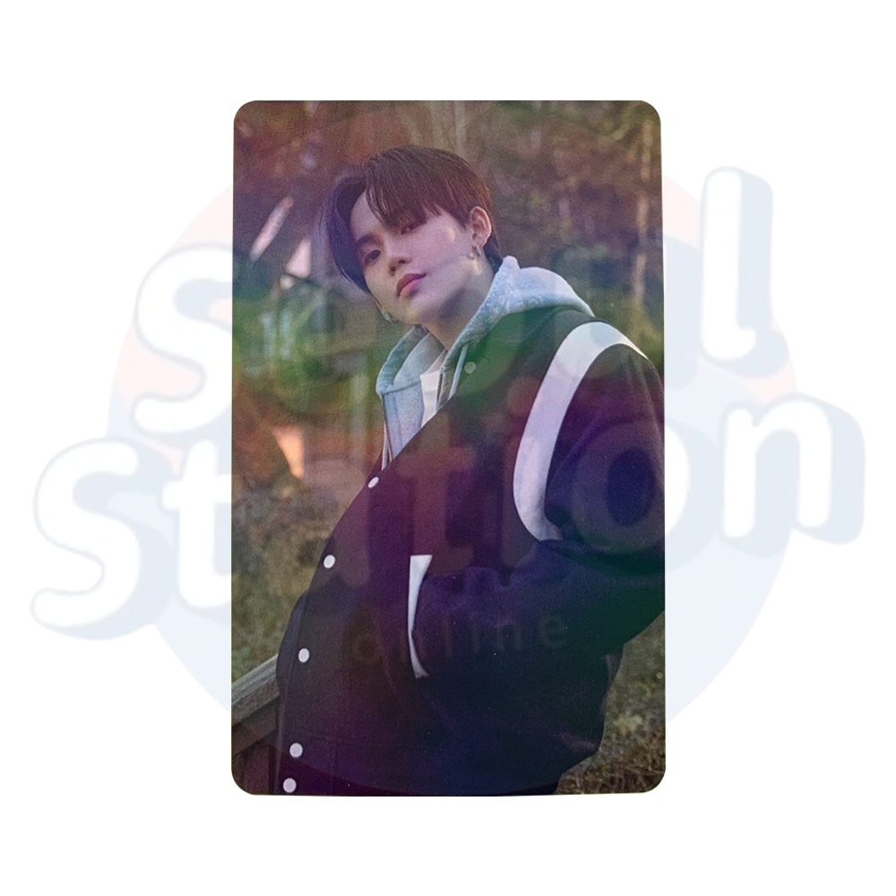 TREASURE - 2022 Welcoming Collection: Winter Camp In Everland  - WEVERSE Holo Photo Card kyunsuk