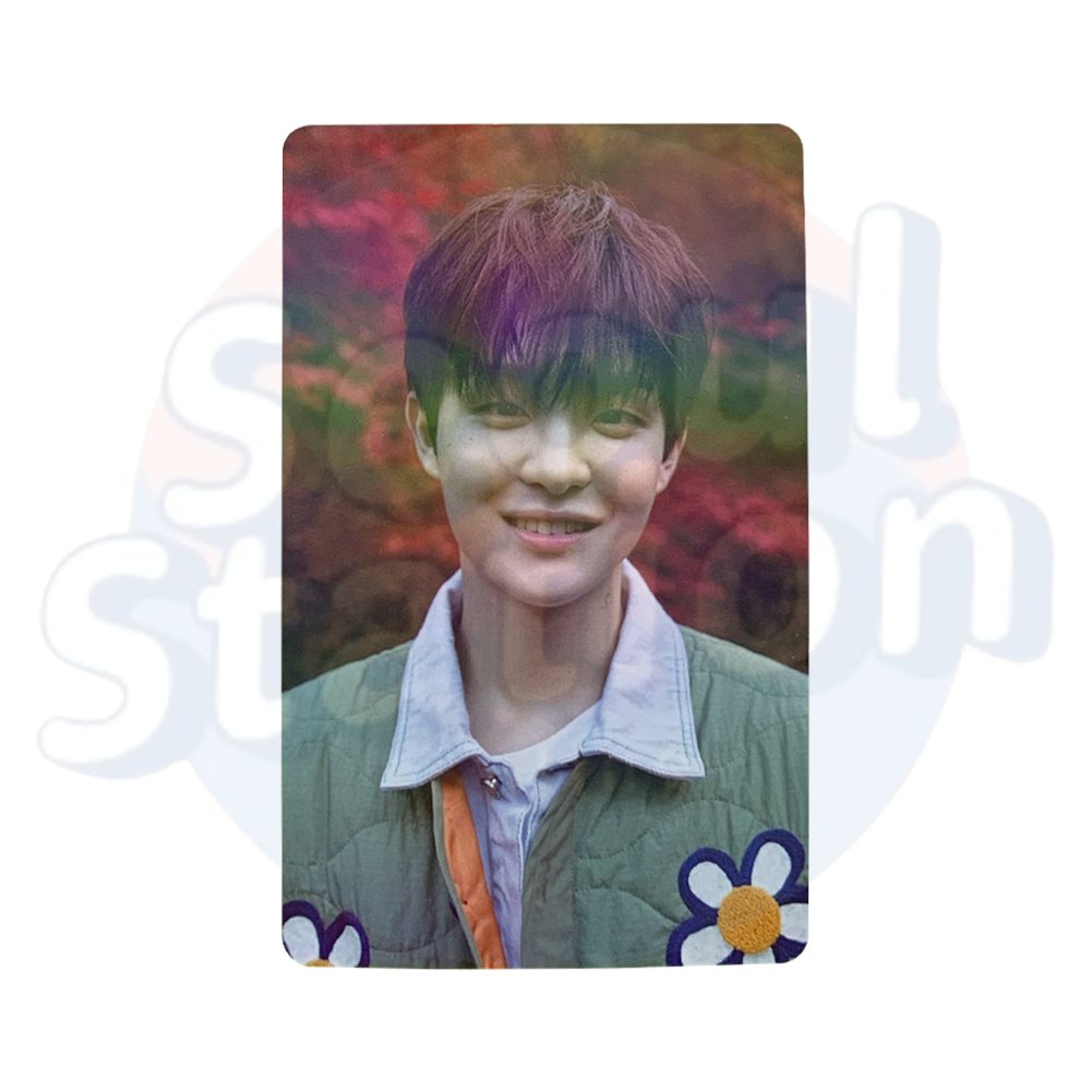 TREASURE - 2022 Welcoming Collection: Winter Camp In Everland  - WEVERSE Holo Photo Card jihoon