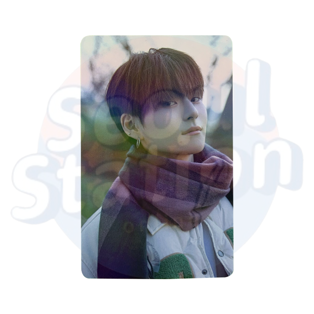 TREASURE - 2022 Welcoming Collection: Winter Camp In Everland  - WEVERSE Holo Photo Card yoshi