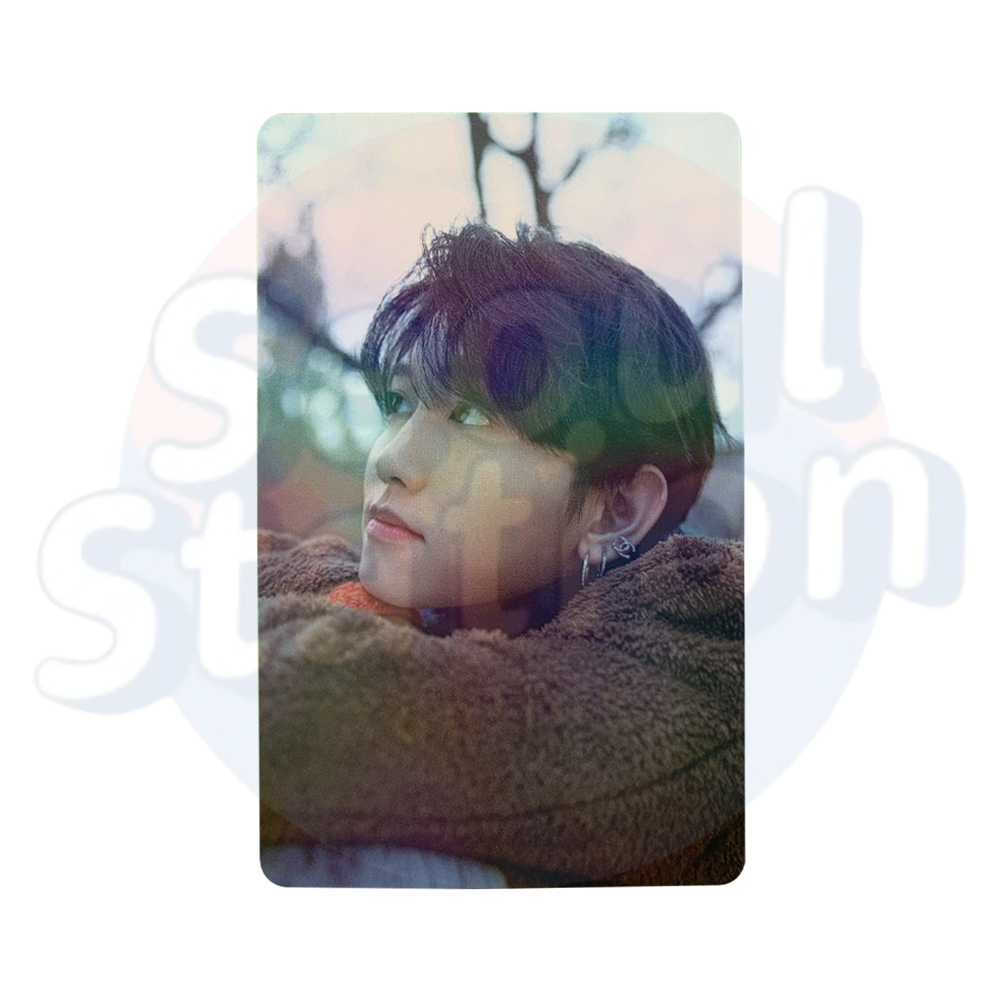 TREASURE - 2022 Welcoming Collection: Winter Camp In Everland  - WEVERSE Holo Photo Card mashiho