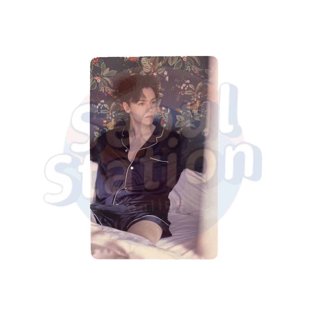 SEVENTEEN - Attacca - WEVERSE Photo Card with Random PVC Case Versnon