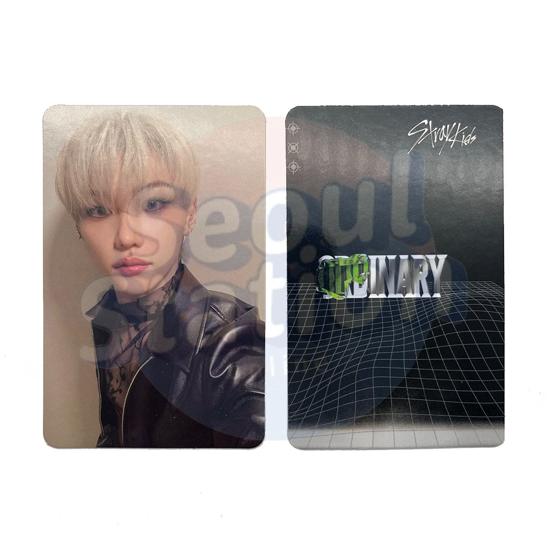 Stray Kids - ODDINARY - Limited Version - Photo Cards (Black) Felix