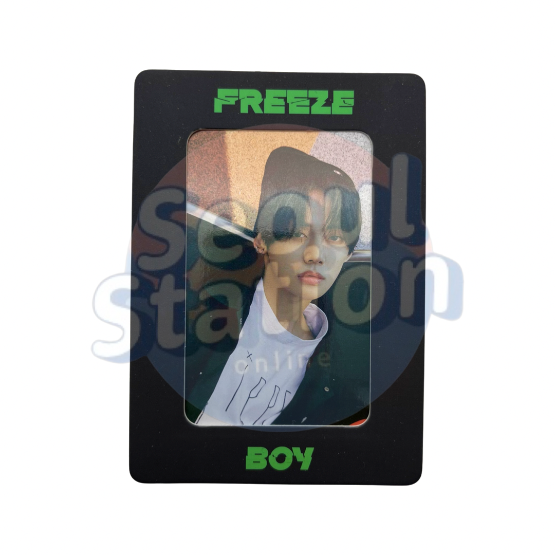 TXT - The Chaos Chapter: Freeze WEVERSE Photo Card with Random Magnet Case Yeonjun