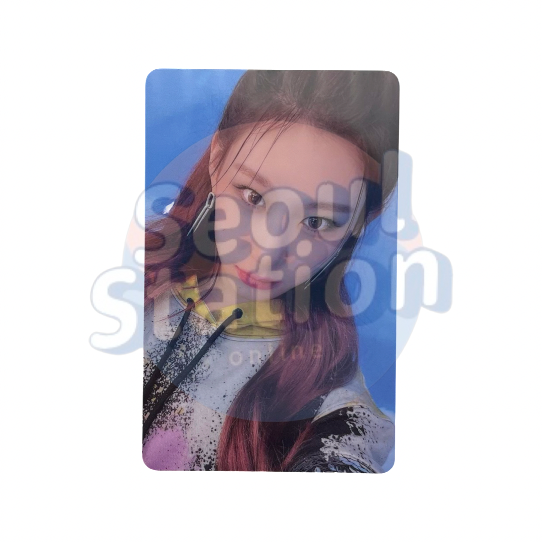 ITZY - Crazy in Love - Withdrama 'Blue' Photo Card - Chaeryeong