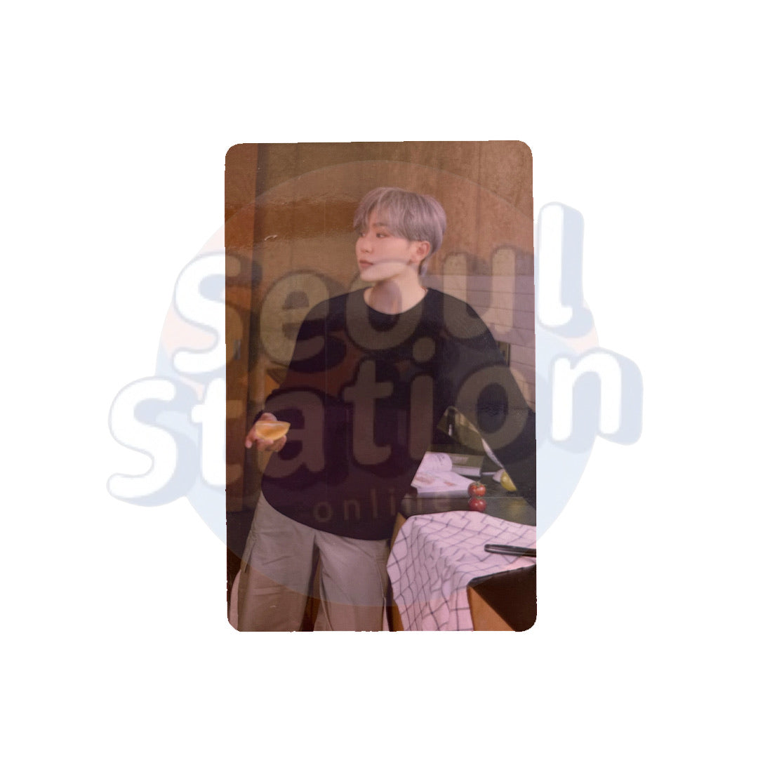 SEVENTEEN - Attacca - WEVERSE Photo Card with Random PVC Case Seungkwan