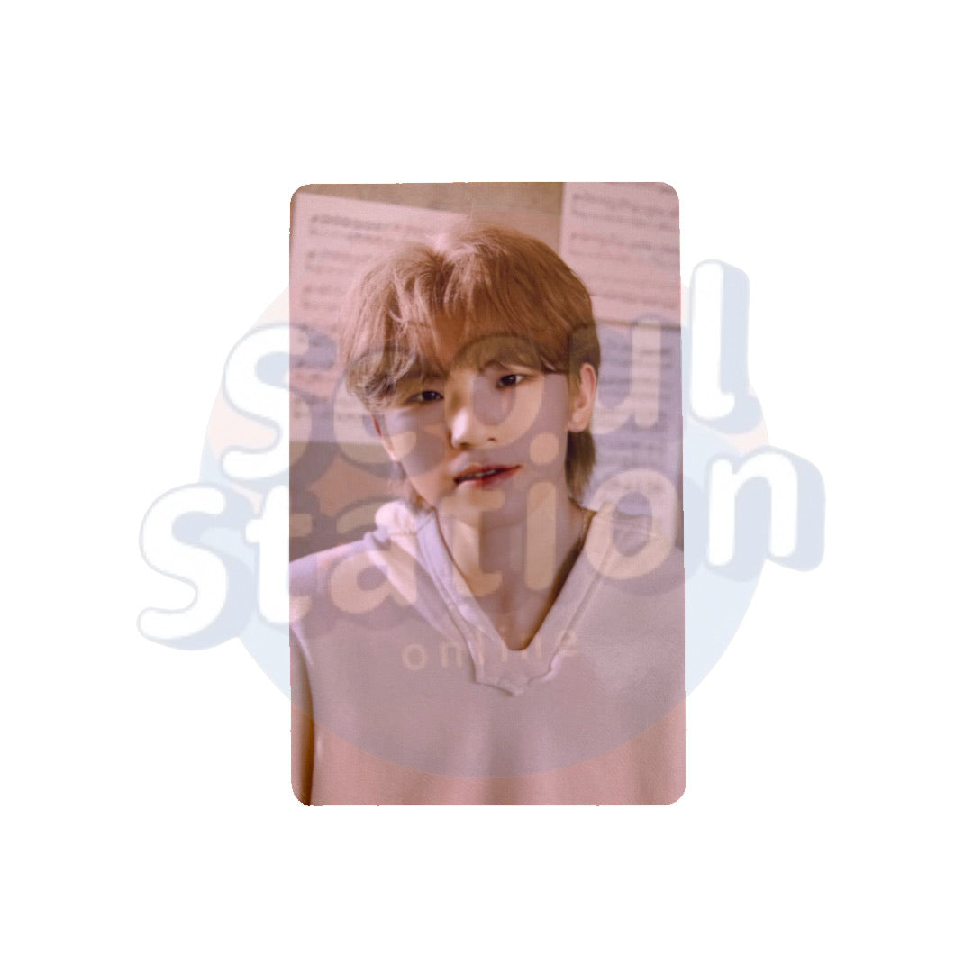 SEVENTEEN - Attacca - WEVERSE Photo Card with Random PVC Case Woozi