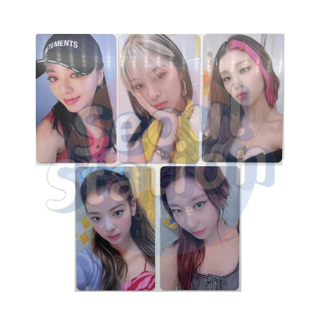 ITZY - Crazy in Love - Withdrama 'Pink' Photo Card