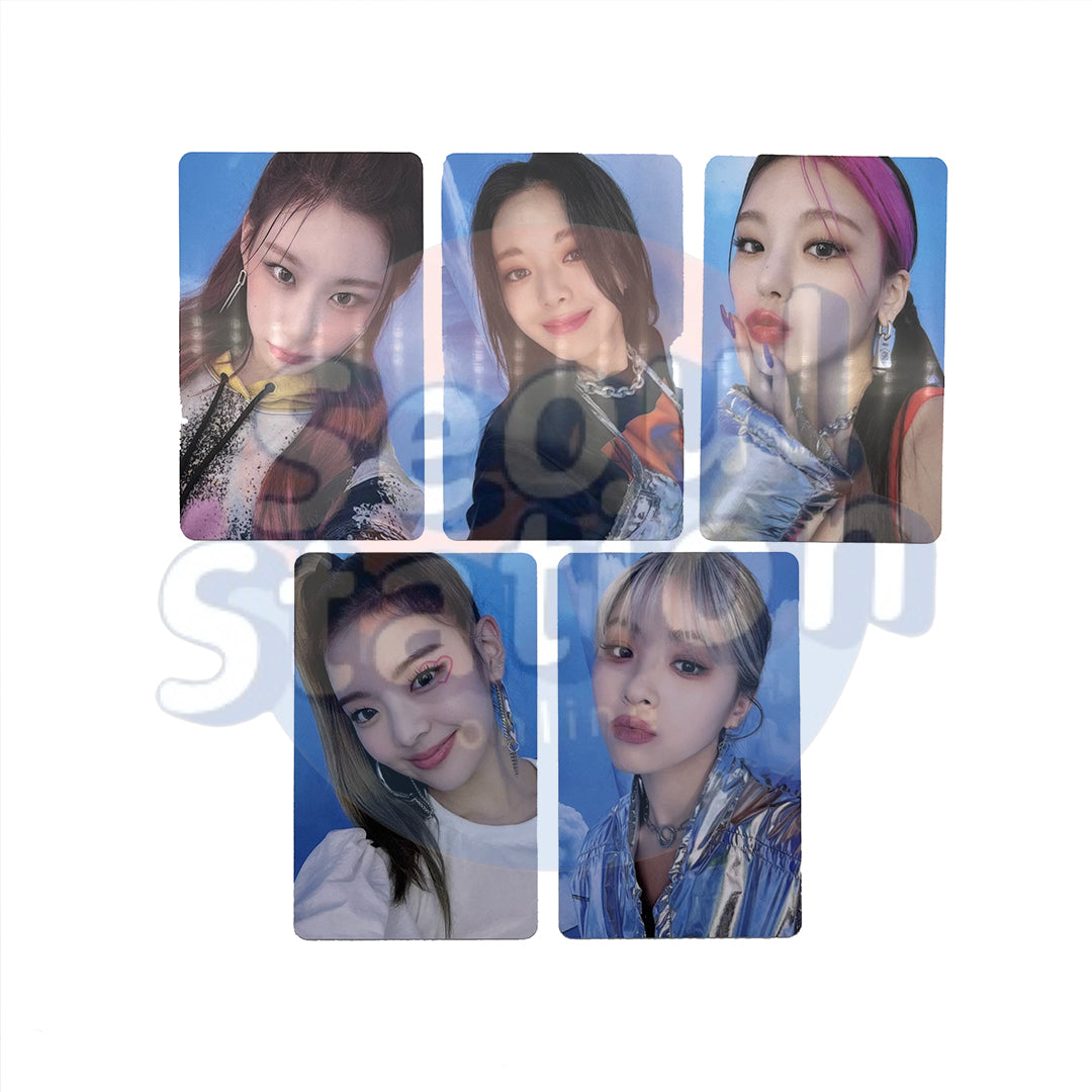 ITZY - Crazy in Love - Withdrama 'Blue' Photo Card